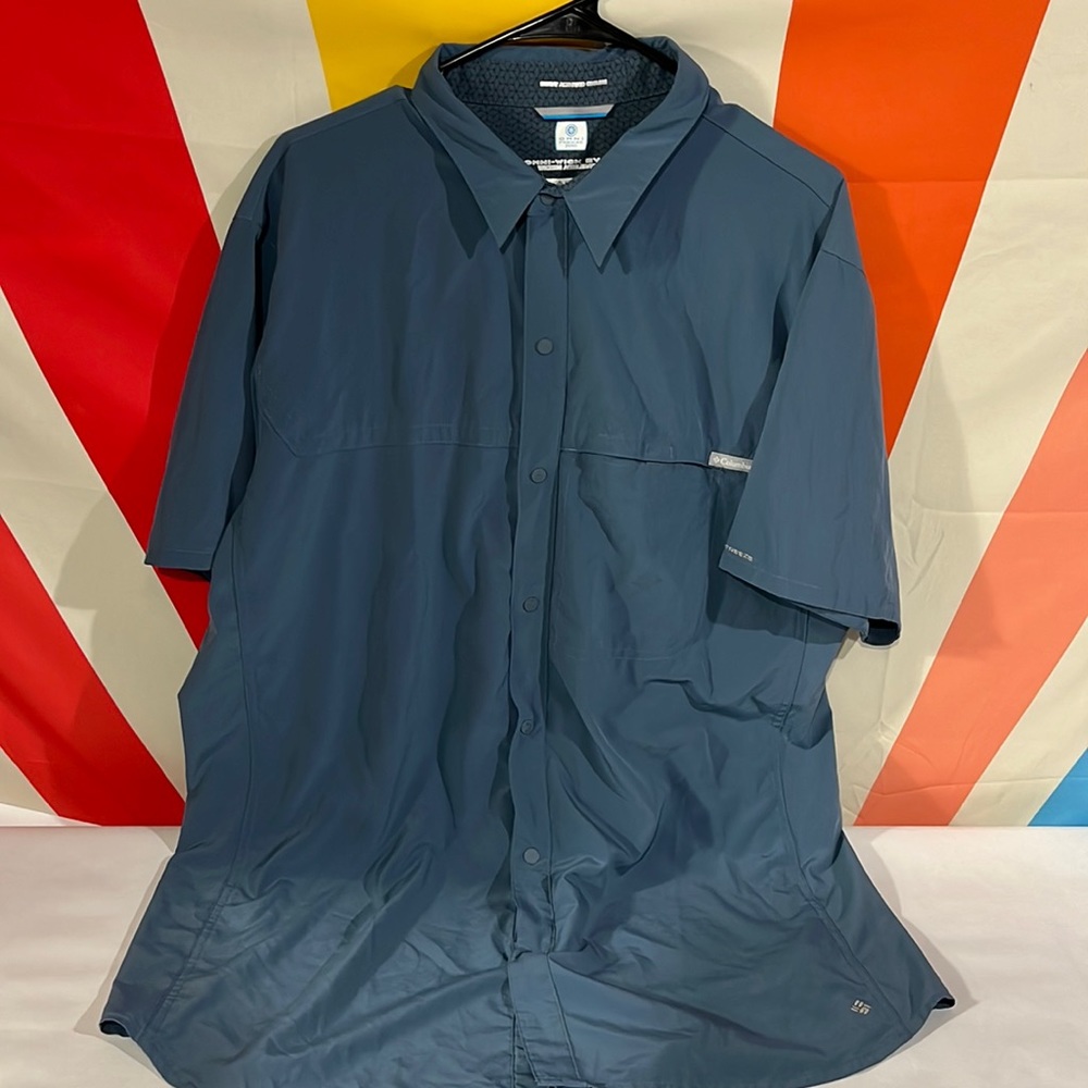 Men’s Columbia light weight cooling button up shirt-XL
